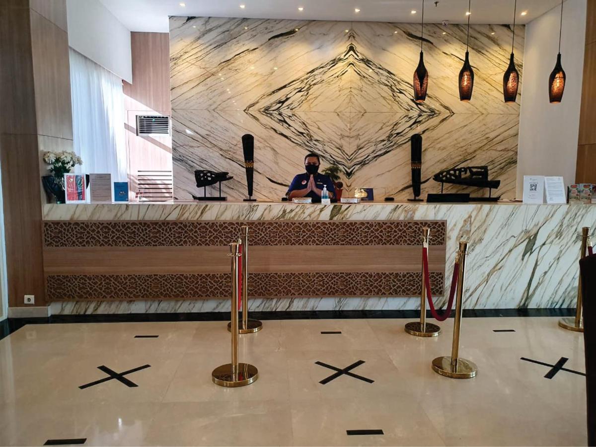 Swiss-Belhotel Papua Jayapura Exterior foto