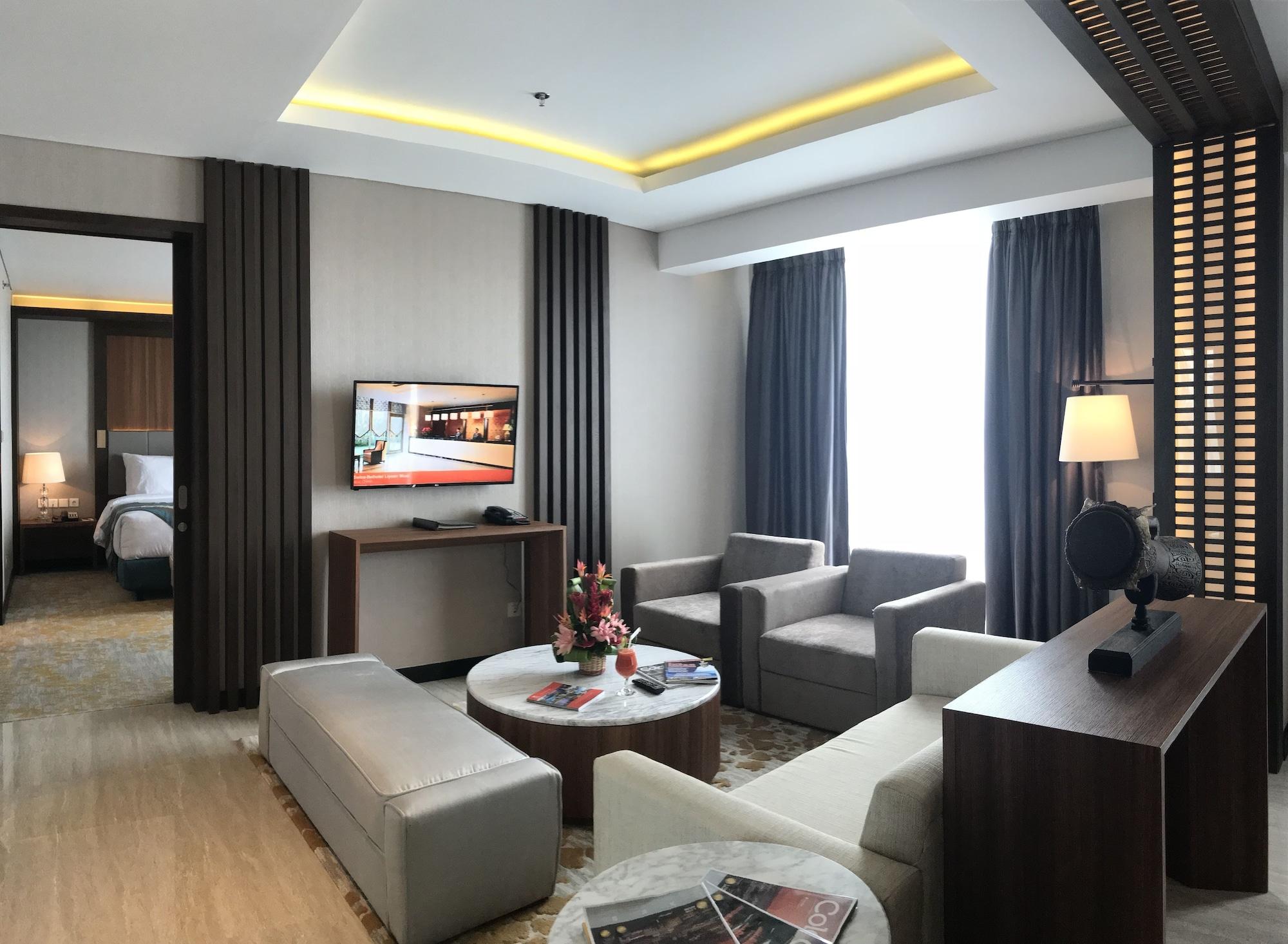 Swiss-Belhotel Papua Jayapura Exterior foto