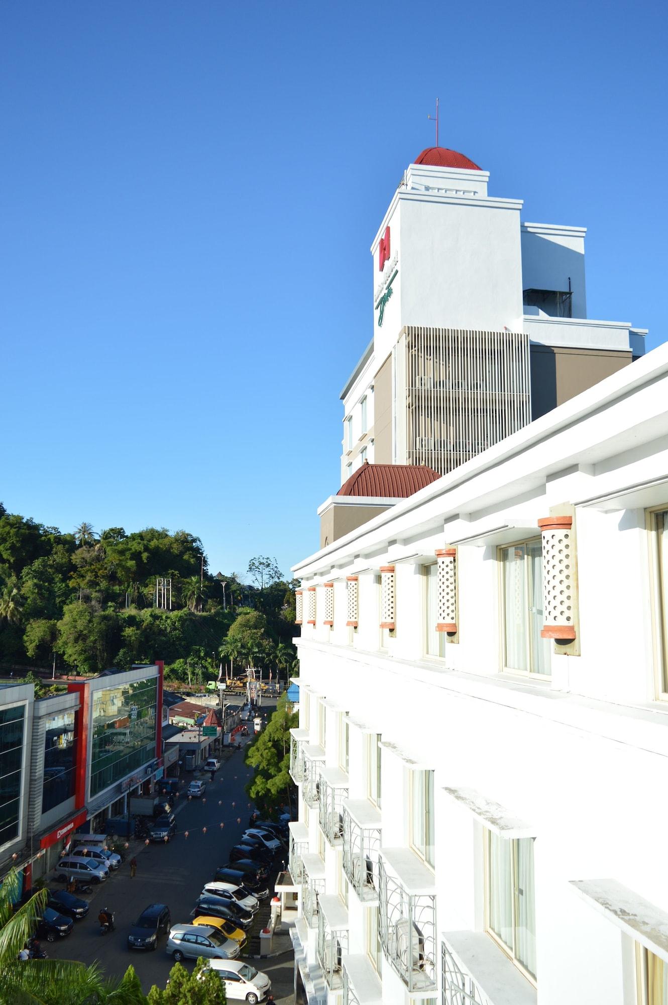 Swiss-Belhotel Papua Jayapura Exterior foto